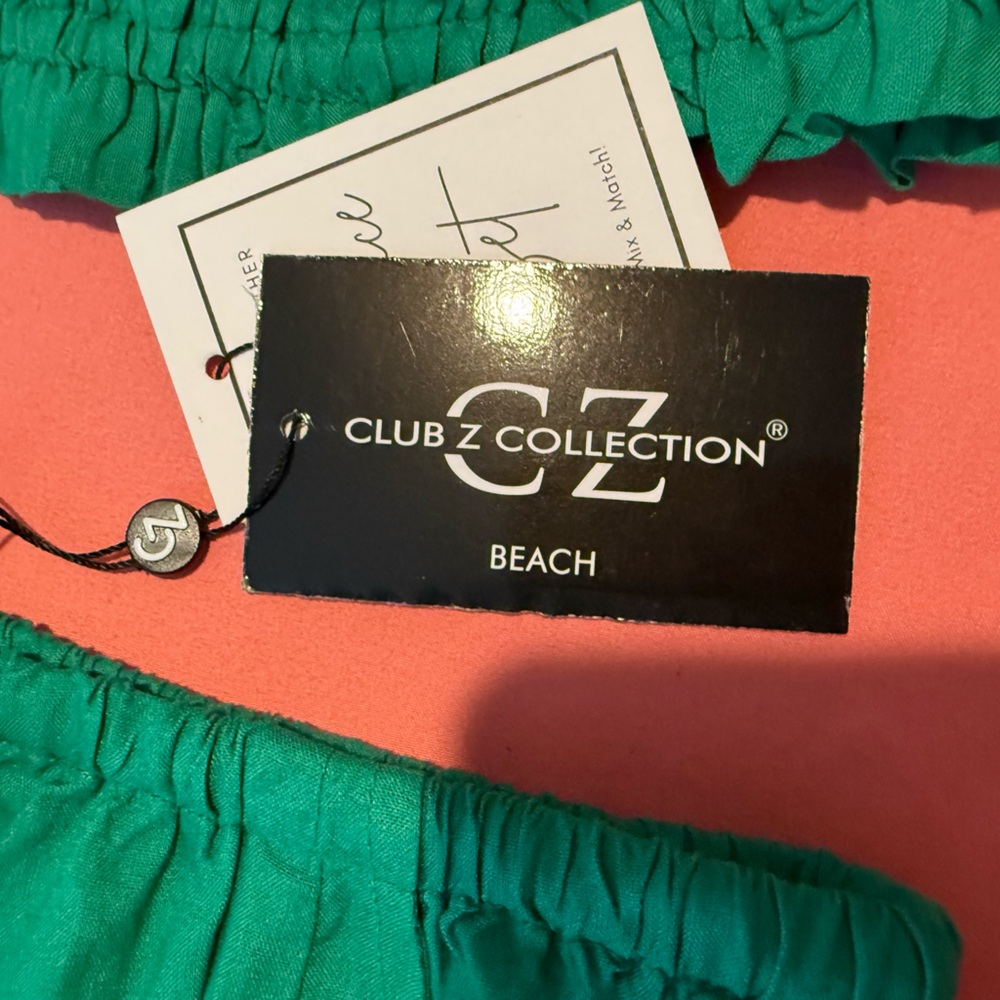 Green Skirt Set with Embroidered Detail - Picture 7 of 14